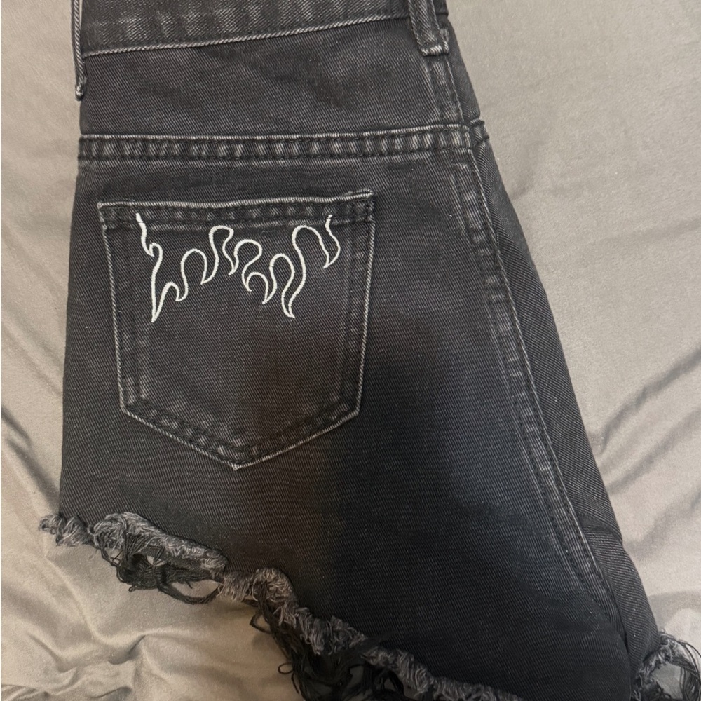 SHEIN Black Cropped Jeans with Flame Detail